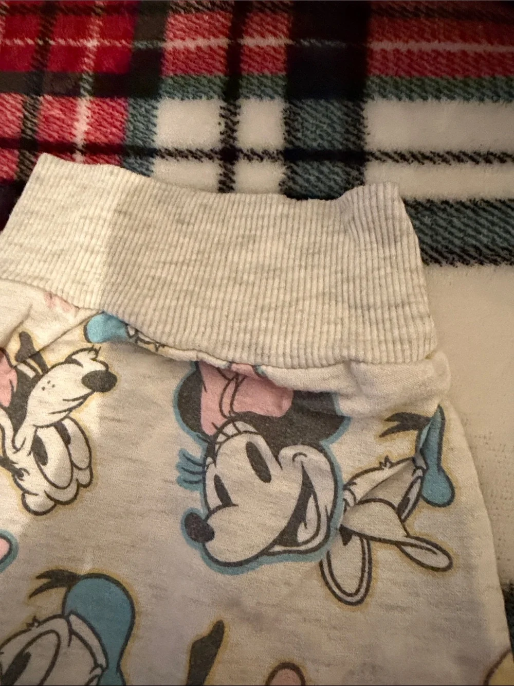 Disney Gray Minnie & Daisy Print Lounge Shorts with Pastel Accents - Picture 4 of 4